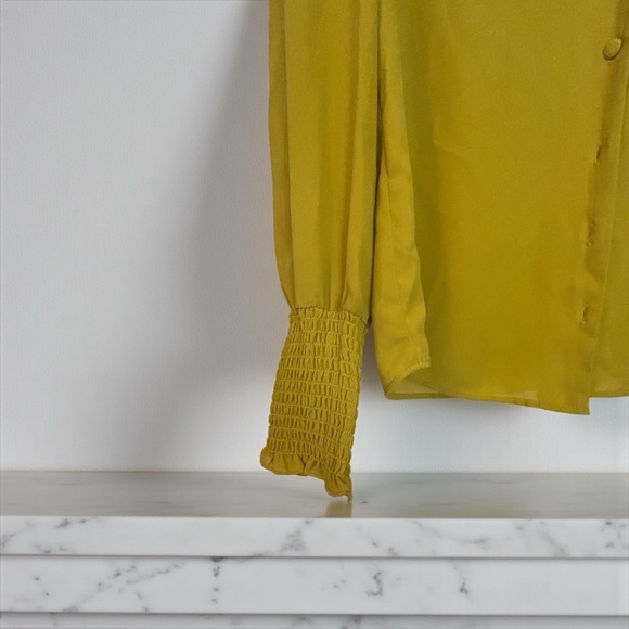 Nanette Lepore Lime Green Blouse XS – Gathered Shoulders, Lightweight & Chic - Picture 4 of 6